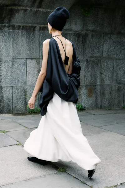 Look 16